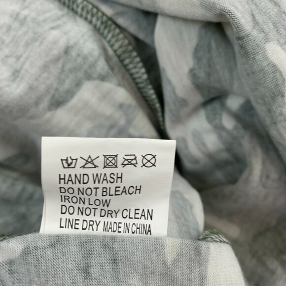 Tickled Teal Skirt sz XL Camo Camouflage Green Simple Pull on Knee Length 24" - Picture 8 of 9